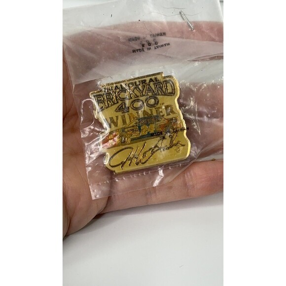 Inaugural Brickyard 400 Winner Pin Jeff Gordon 24 Butterfly Back Taiwan NASCAR - Picture 5 of 6